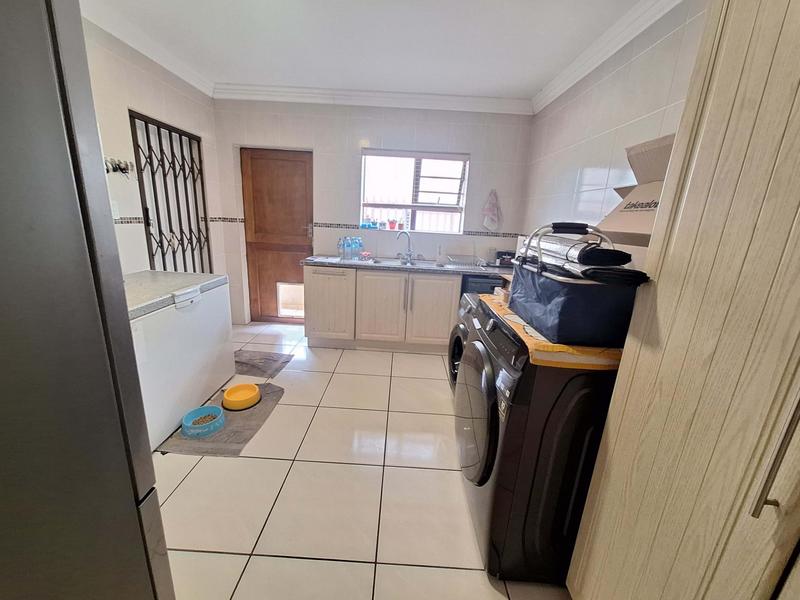 4 Bedroom Property for Sale in Menkenkop Western Cape